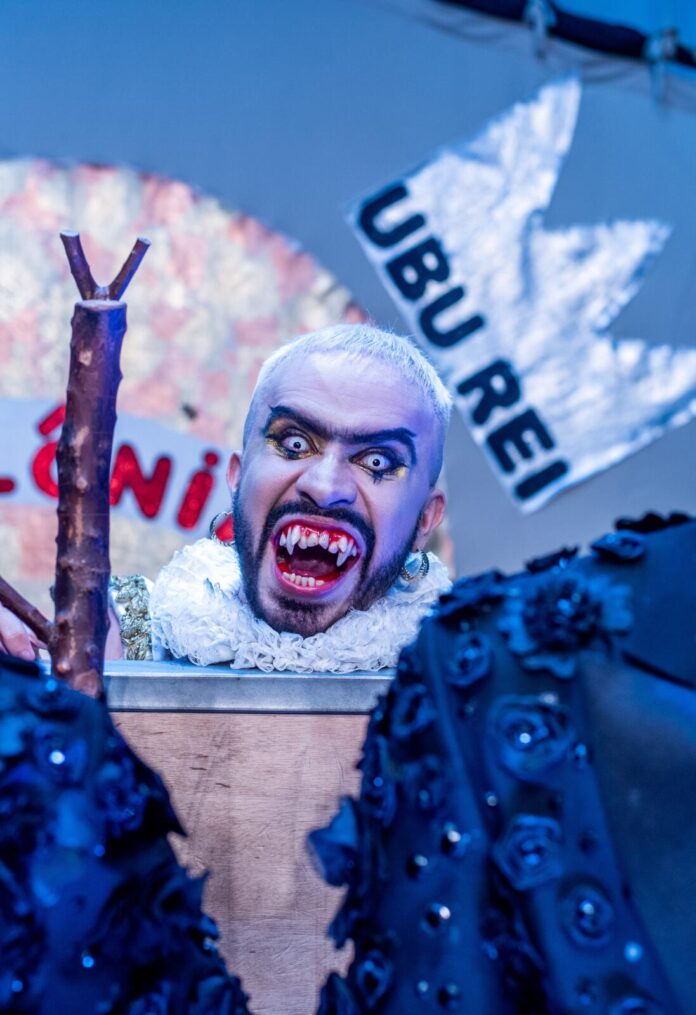 (8) Ubu Rei - Os Geraldos - dir. Gabriel Villela - crédito_ Stephanie Lauria