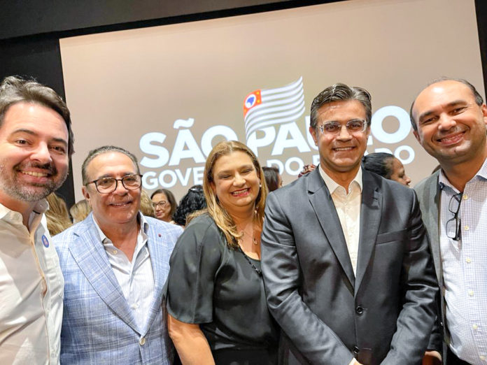 Adriana homenageada OK