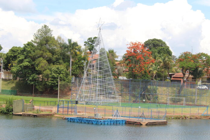 Árvore de Natal Lago Artificial de Bebedouro (47)