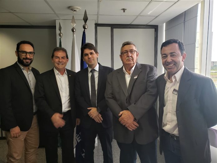 Interferência - Presidente do INSS, Renato Rodrigues Vieira, recebeu comitiva bebedourense: Rogério Valverde, vereadores Chanel e Tota, juntamente com o deputado Paulinho da Força.