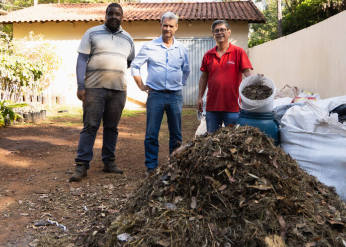 COMPOSTAGEM BEBEDOURO-12