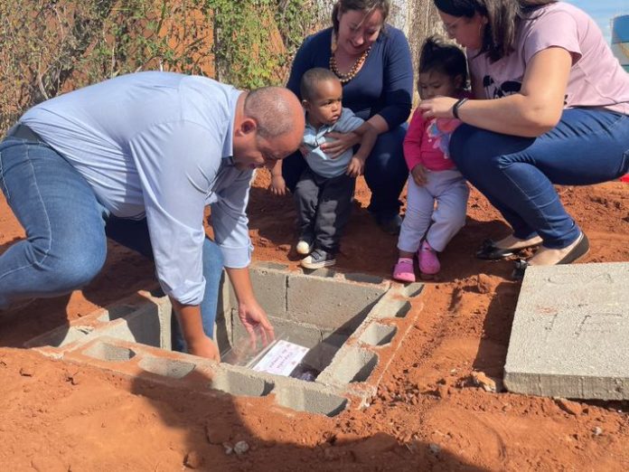 Capsula do tempo enterrando OK