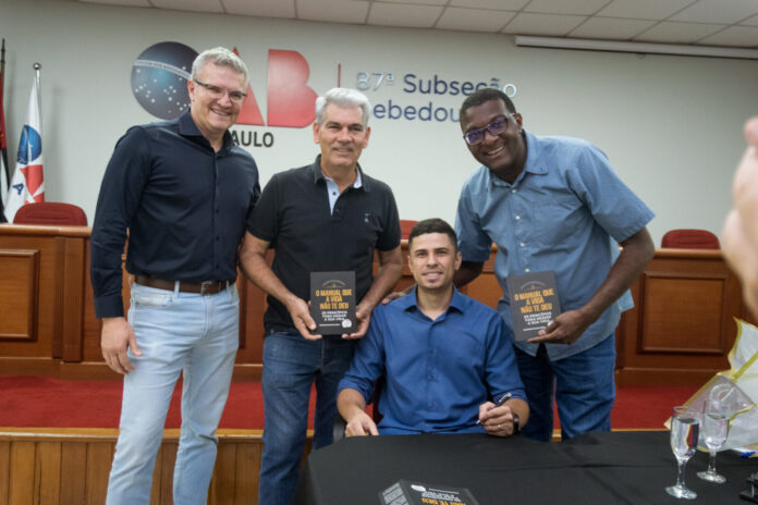 _DSC0316 Henrique livro