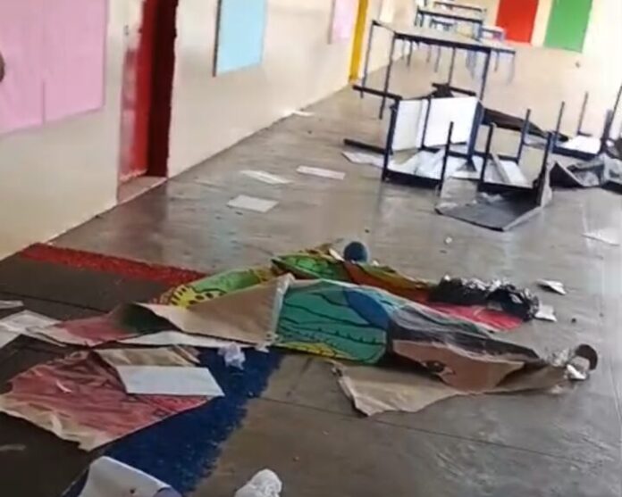 Depredação escola 1