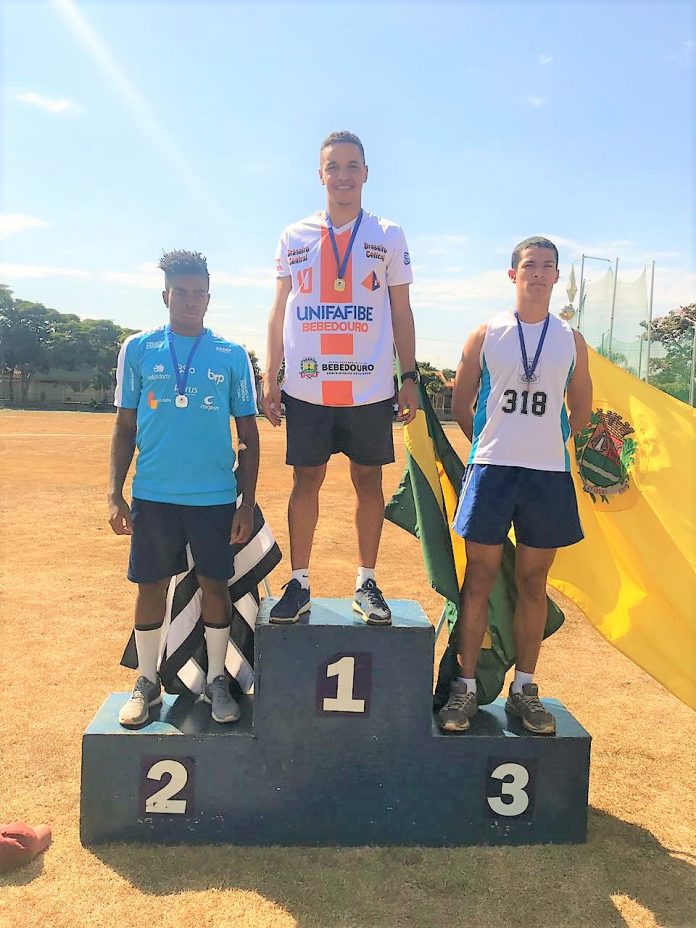 Escolhida Caio Henrique 1 lugar no distancia