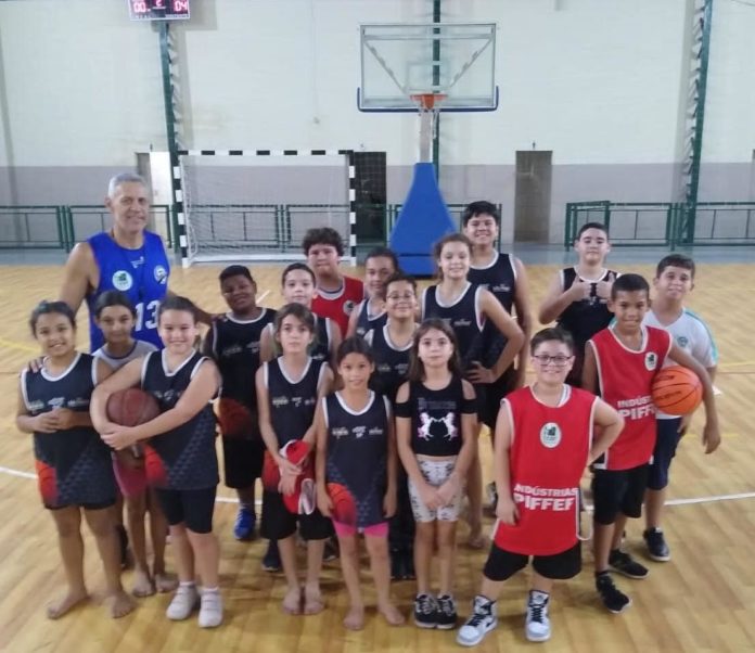 FOTO BASQUETE