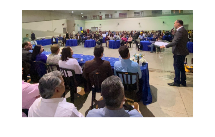 Galvão recebe titulo