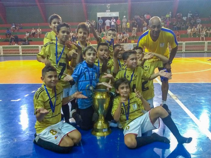 Sub-10 é campeão no Regional de Futsal