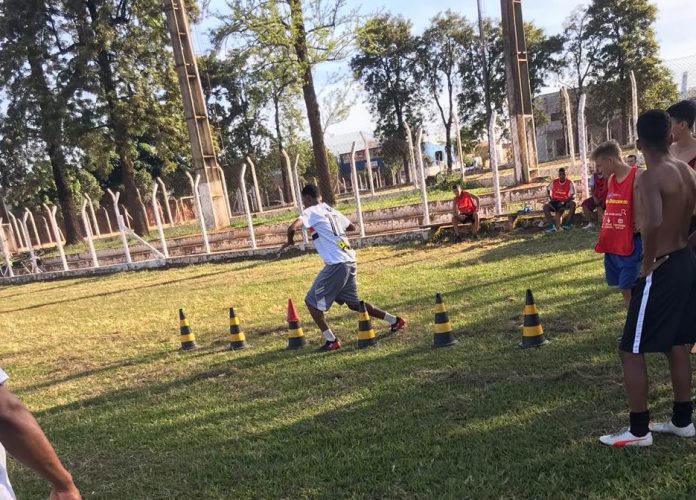 Quase lá – Atletas mirins das categorias sub-15 e sub-17 realizam treino e preparo físico para as Copas internacionais, no Tancredão.