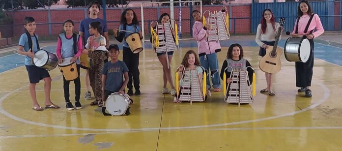 Instrumentos nas escolas