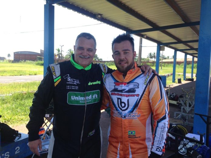 Parceria – Campeão brasileiro de kart, Danilo Ramalho, esteve em Bebedouro treinando pilotos novatos, a convite do amigo, e também kartista, Antônio Carlos Feltrim.