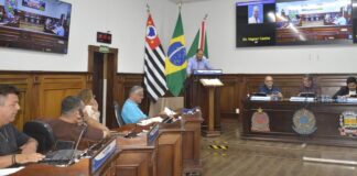Câmara aprova 4 projetos e Código Cemiterial é retirado da pauta