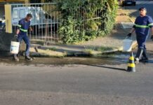 Garagem Municipal intensifica limpeza de bueiros para prevenir alagamentos
