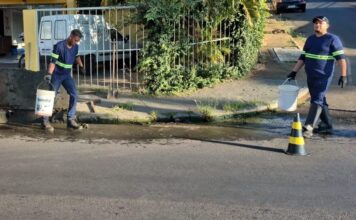 Garagem Municipal intensifica limpeza de bueiros para prevenir alagamentos