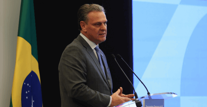 Ministro Fávaro no México