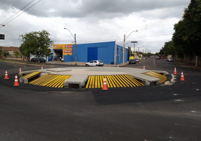 Rotatória do Tancredão (19)