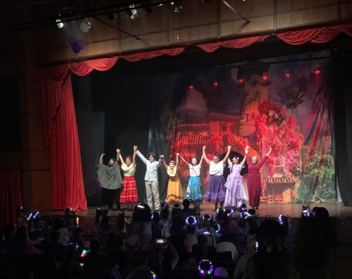 Teatro Madrigal -fotolengenda OK - Cópia