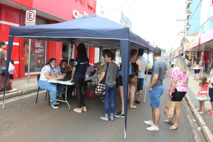 Vacinação contra Covid-19- rua do comércio (75)