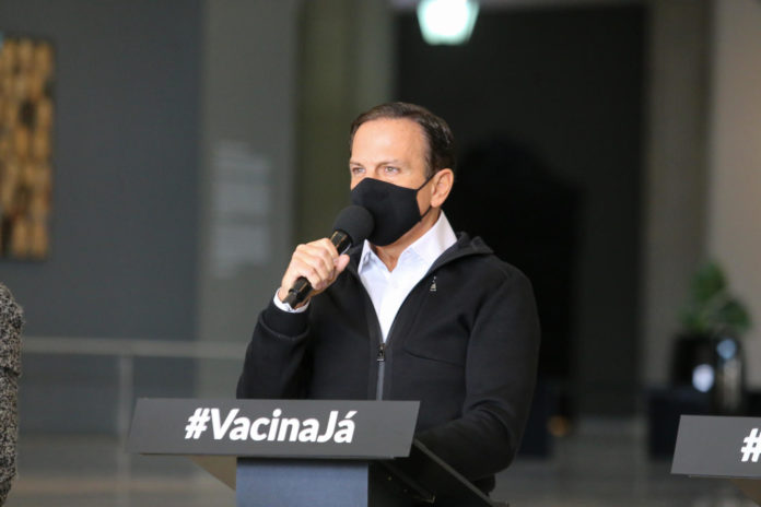 coletiva-de-imprensa-com-a-rea-do-governo-e-a-rea-da-sade_51267026654_o