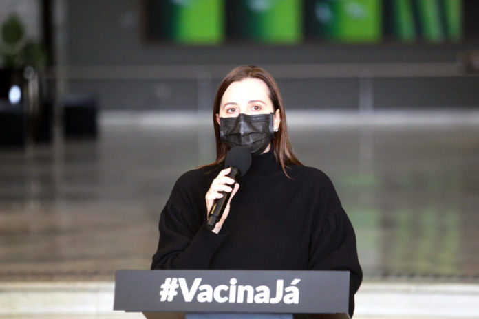 coletiva-de-imprensa-com-a-rea-do-governo-e-a-rea-da-sade_51326243061_o