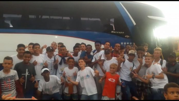 Equipe bebedourense Sonho Vivo embarca para Paraguai