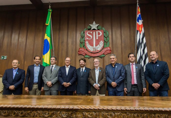 Assinatura de Convênios do DetranSP / Movimento Paulista de Segurança - municípios: Americana, Assis, Bragança Paulista, Guarujá, Piracicaba, Santos e Taubaté