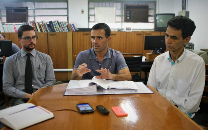 Determinação - O advogado da Prefeitura Caio Cézar Ilário Filho, juntamente com o secretário de Educação, Rodolfo Rodrigues, e o diretor de RH, Valdecir Valêncio, explicaram que o cumprimento do acórdão é imediato.