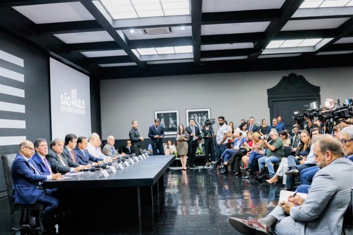 mini_coletiva-de-imprensa_49651700628_o
