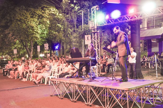 Espírito natalino motiva apresentação dos corais