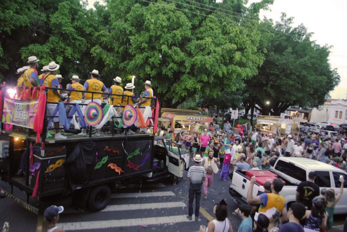 Prefeitura concentra carnaval dos adultos no lago e matinê no Jd. Alvorada