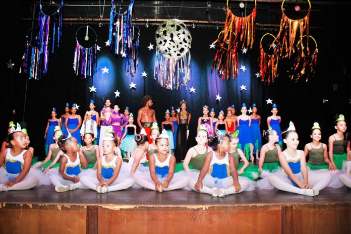 “Até que a Lua encontre o Sol” encanta e emociona